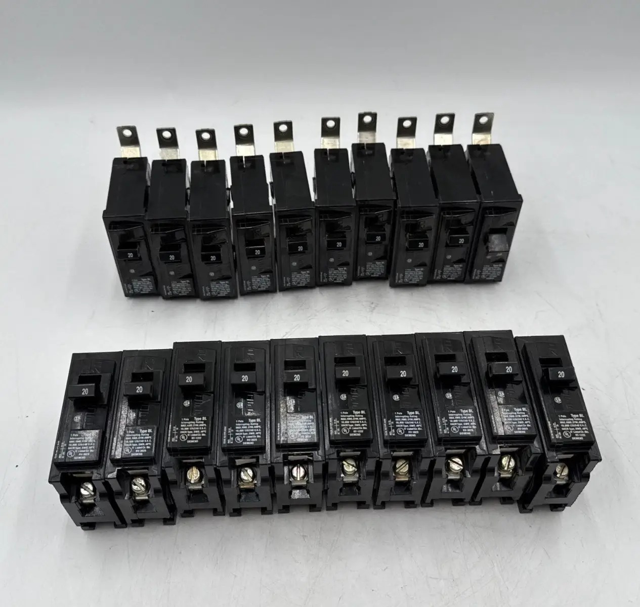 20 Amps, Siemens #B120, Circuit Breaker, 1-Pole, 240/120 Volts, LOT of 20