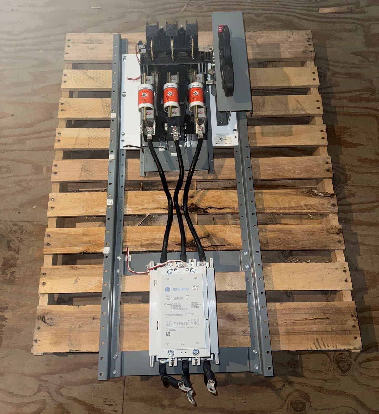 Allen-Bradley #1494U-D400, 2100 Tamaño 6, 400 A, Desconectador fusible de cajón para CCM