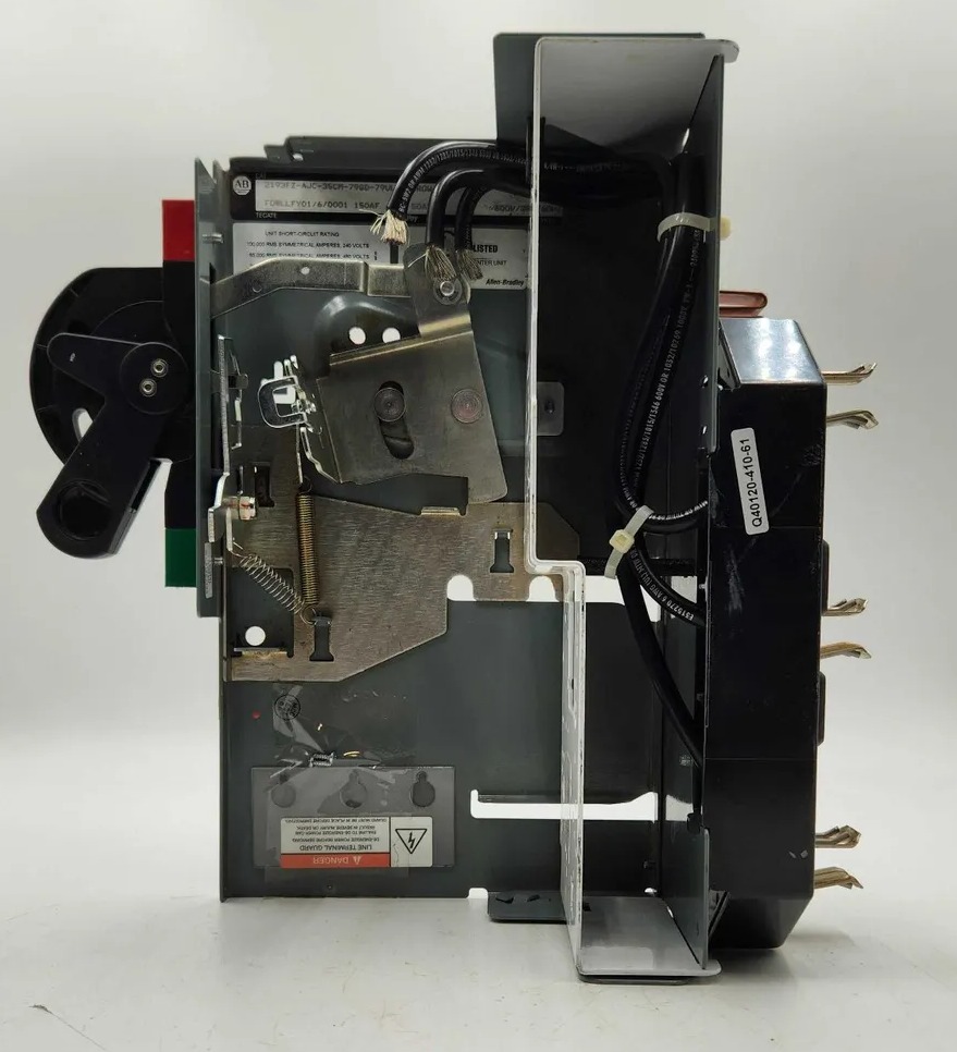 Allen-Bradley #2193FZ-AJC-35CM-79GD-79UL-850ROW, 150 Amp, 6 In CENTERLINE 2100 Interruptor de alimentador