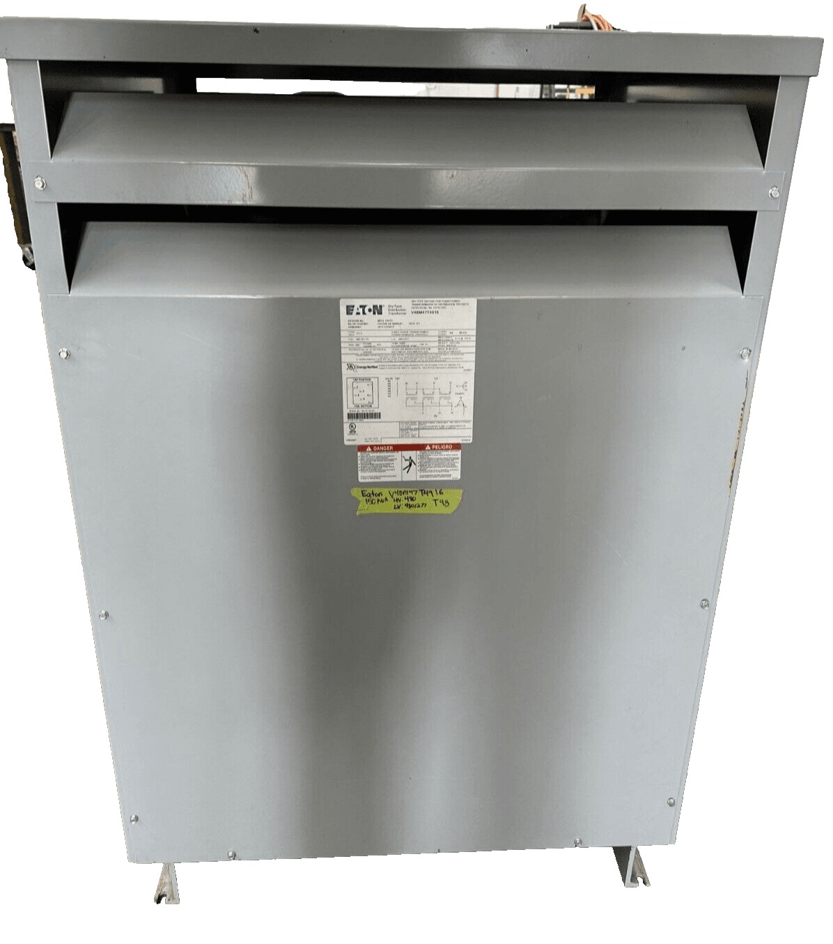 Transformador tipo seco de 150 KVA, primario 480, secundario 480Y/277, Eaton #V48M47T4916, 3 fases