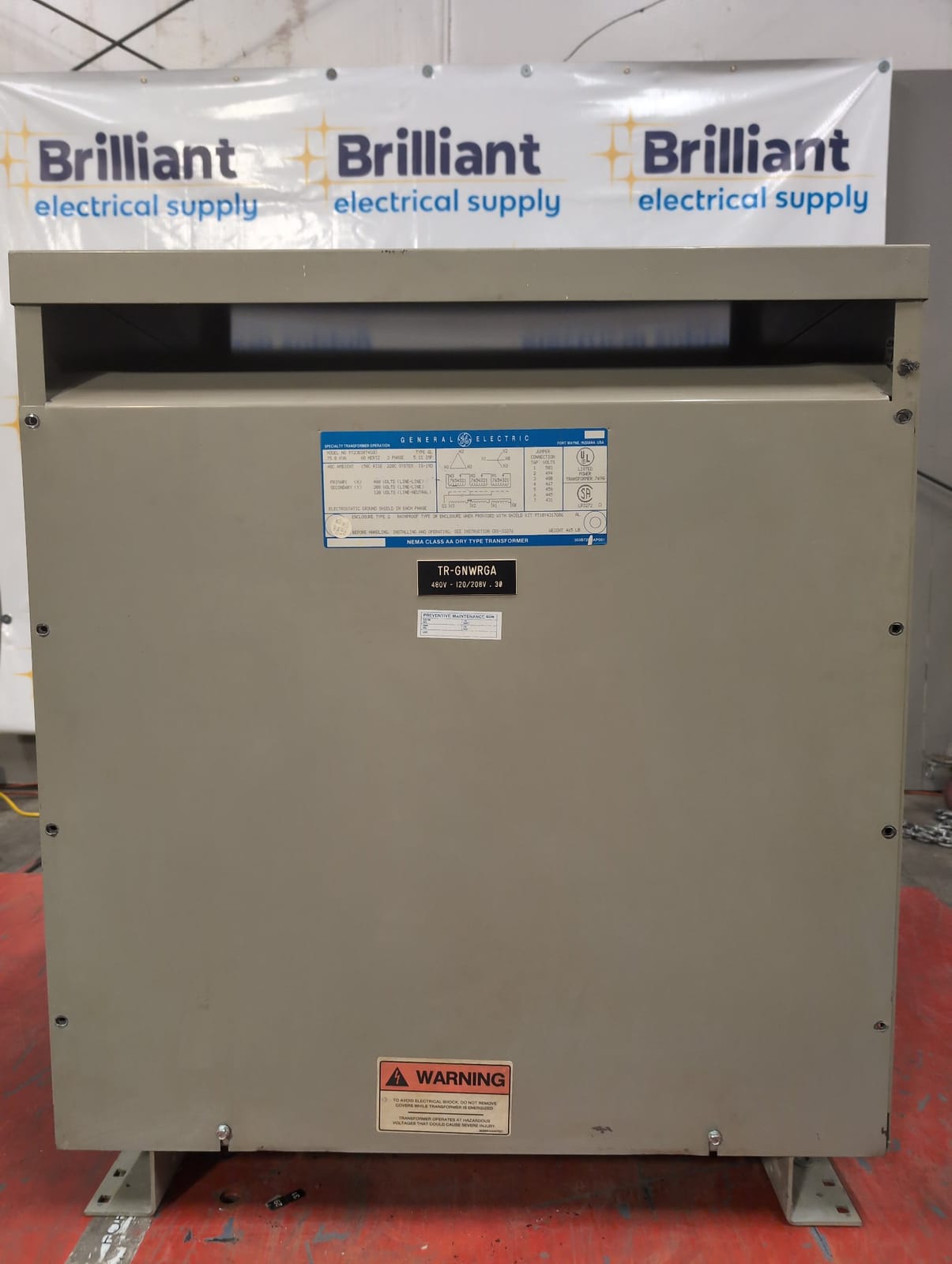 Transformador tipo seco de 75 KVA, primario 480, secundario 208/120, General Electric #9T23B3874G03, 3 fases