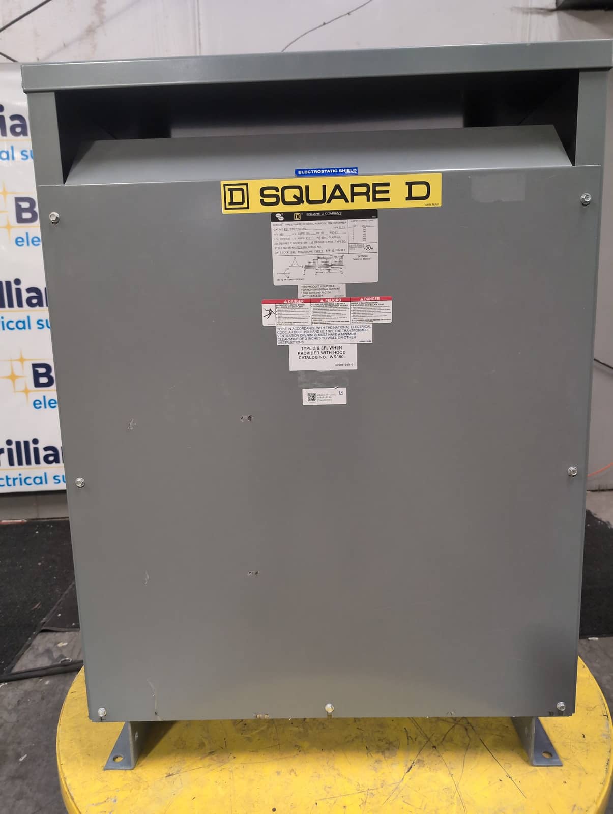 Transformador tipo seco de 112.5 KVA, primario 480, secundario 207/120, Square D #EE112T3HFISCUNL, 3 fases, NEMA 2