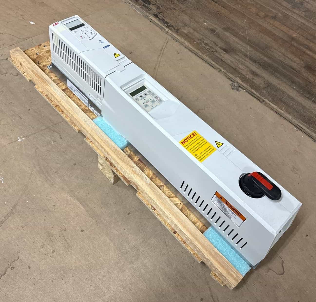 2 HP ABB #ACH580-VCR-03A5-4, K465 E-Clipse Bypass AC Drive, 480 Volts, 100kA, NEW