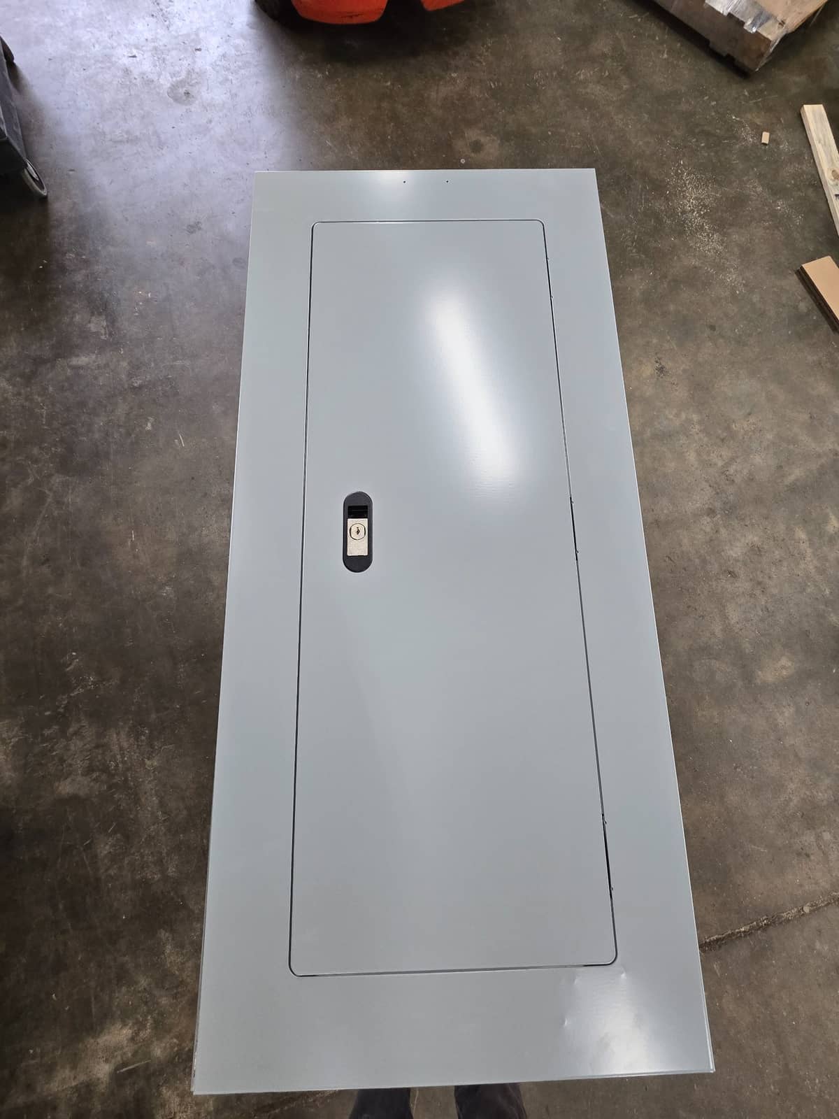100 Amp. Siemens P1C42BL100BST, Panelboard, 208/120 Volts, MCB, 42 Cir, NEMA 1, NEW