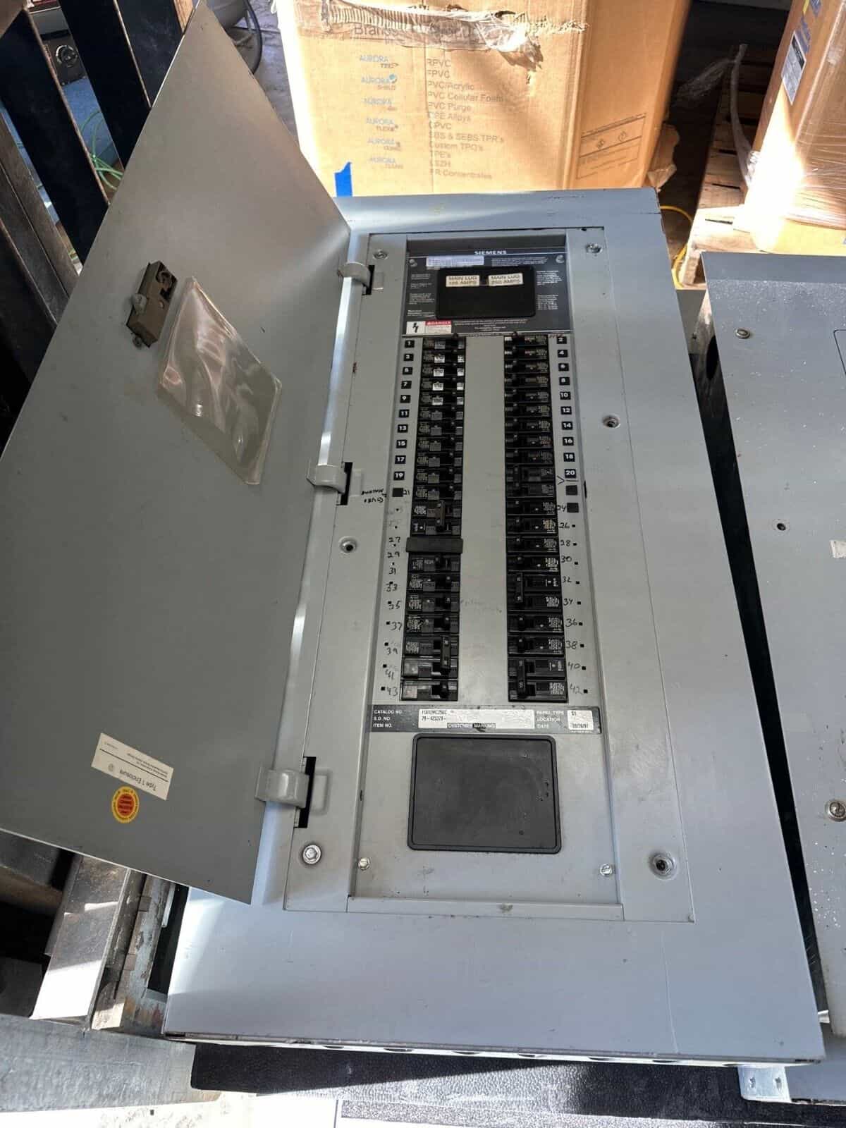 250 Amp. Siemens S1, Panelboard, 208Y/120 Volts, 3PH, 4W, 42 Cir, Indoor