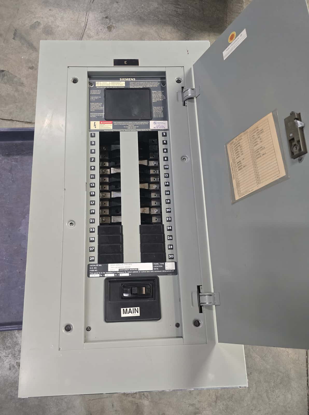 175 Amp. Siemens S1C30QJ175CBS, Panelboard, 208/120 Volts, 3PH, 4W, MCB, 30 Cir, NEMA 1