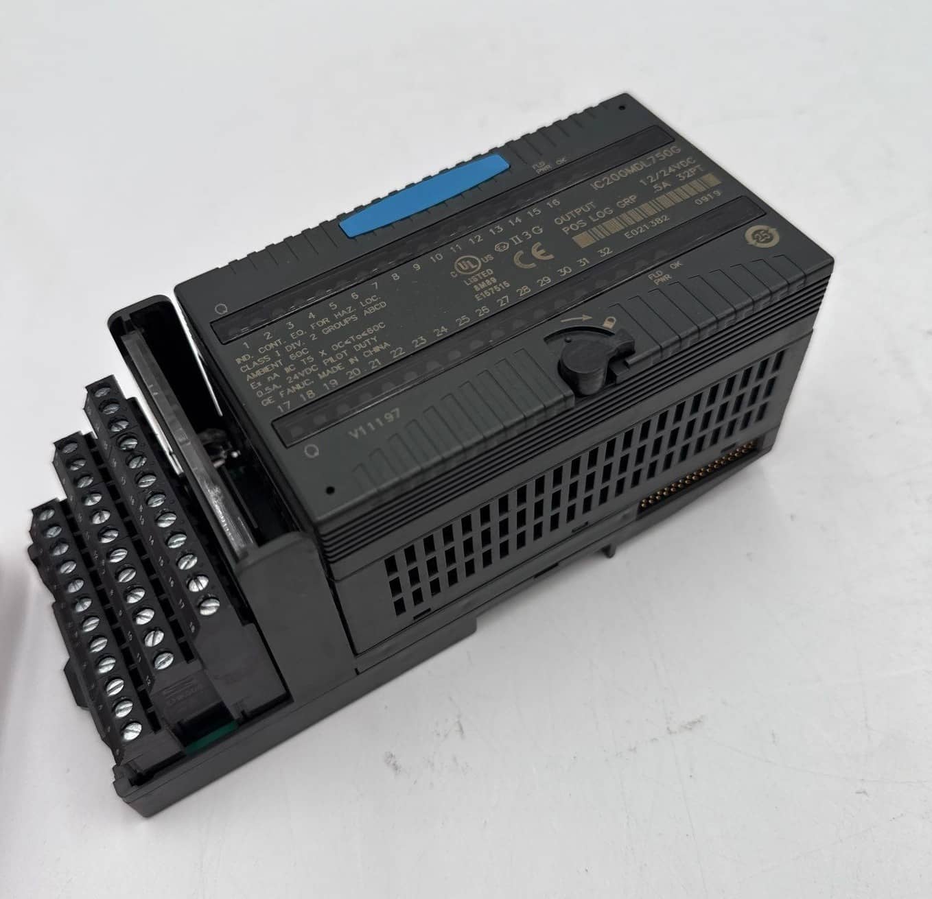 GE Fanuc #IC200MDL750G, VersaMax Output Module, 0.5 Amp, 32 Point 12/24VDC