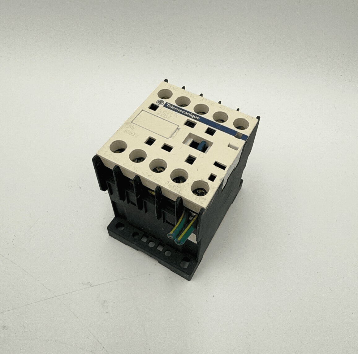 Telemecanique #CA2KN22B7, Control Relay, 10 Amp, 4-Pole, 2 N.O. 2 N.C. Contacts, 24 Volts Coil