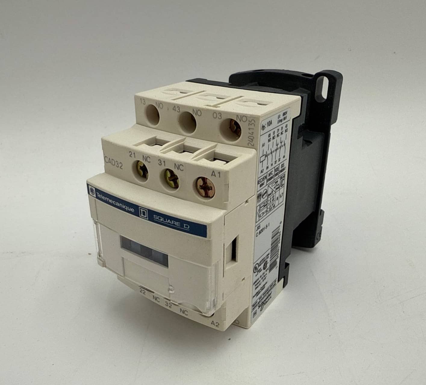 Telemecanique #CAD32G7, Control Relay Auxiliary Contactor, 120 Volts Coil, 50/60 Hz., NEW