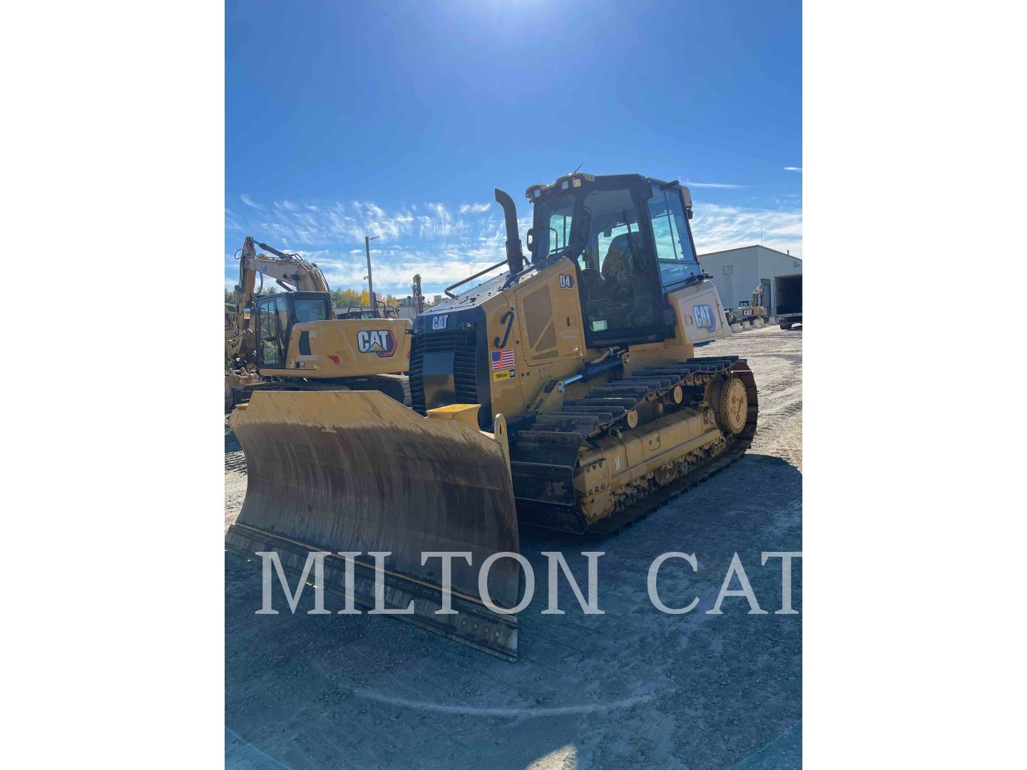 Caterpillar D4, 519 hours, S/N: KWM12097, 2025