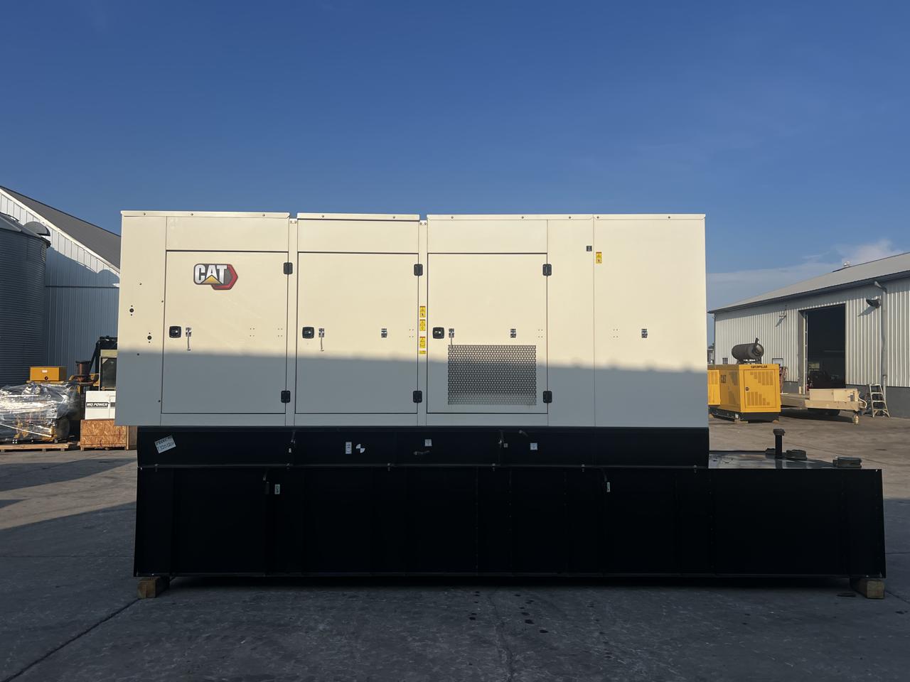 400 KW Caterpillar, diesel generator set, C13 engine, 621 HP @ 1800 RPM, 480 Volts, 1/3 phase, 12 lead, sound