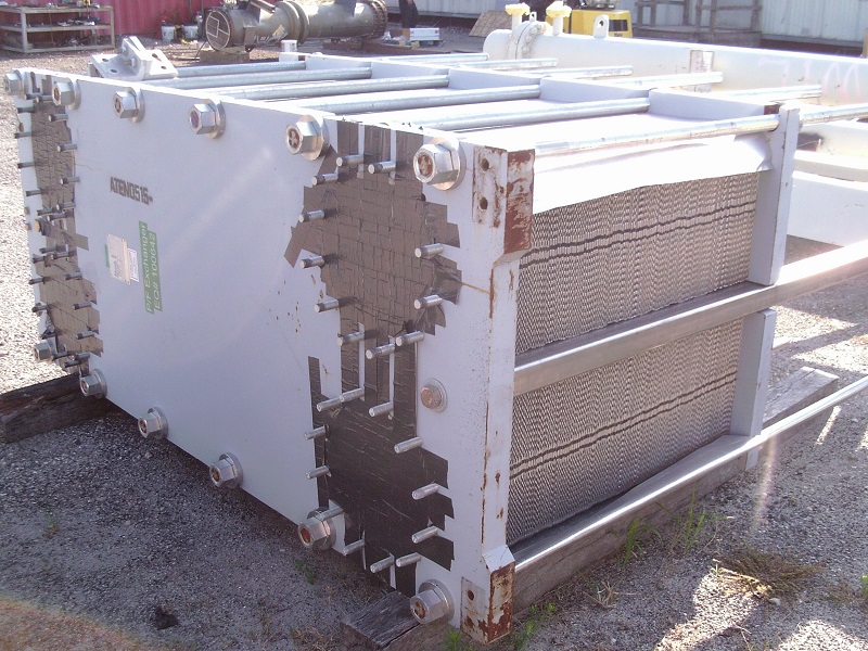 4000 sq.ft., Schmidt API #S156-2500-261, 316l stainless steel plate heat exch, (306) plates, 150 psi @