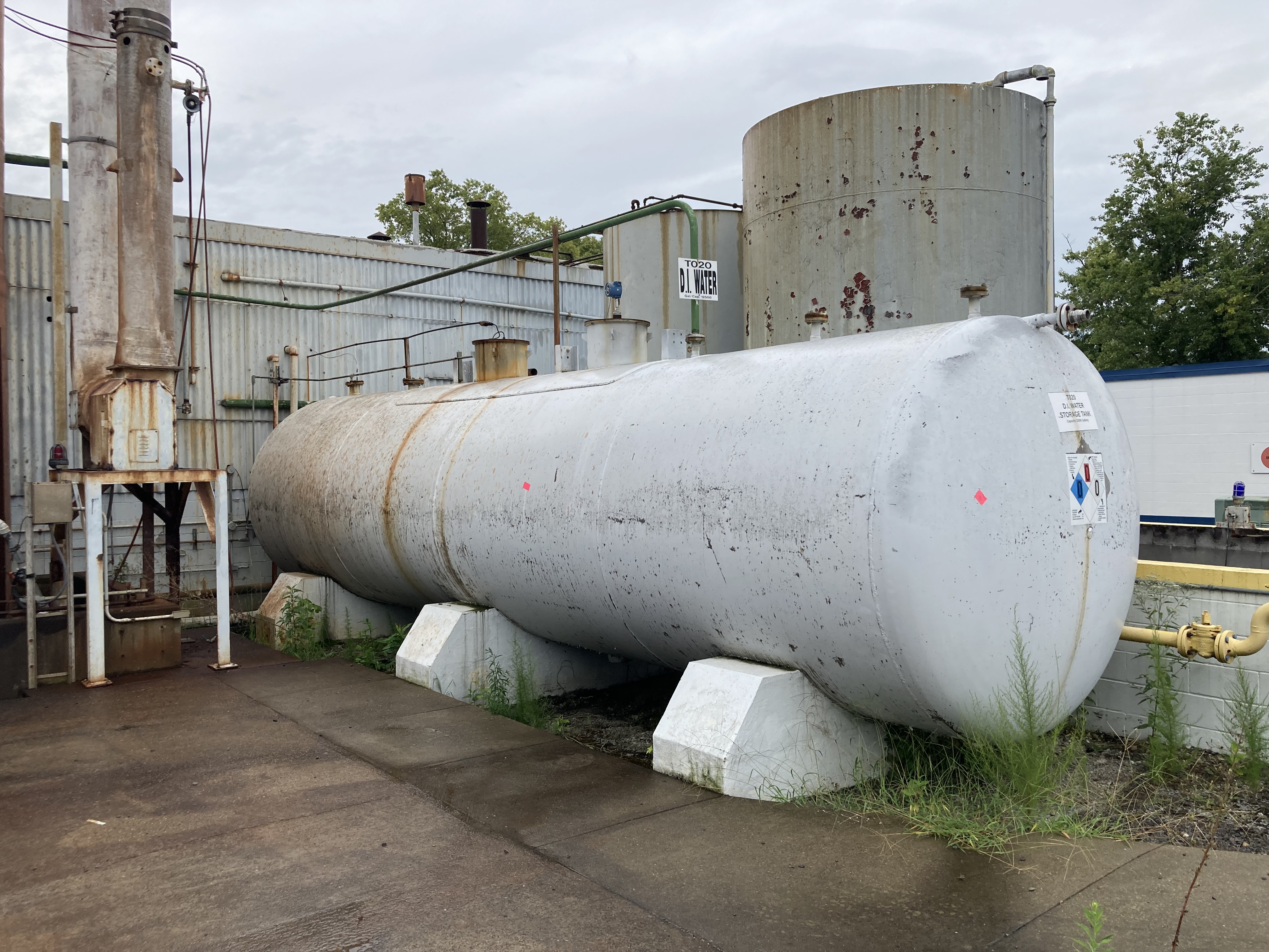12,000 gallon Horizontal 1100 Aluminum Storage Tank, 8' diameter x 30' straight side, (2) 18" manways, 8000