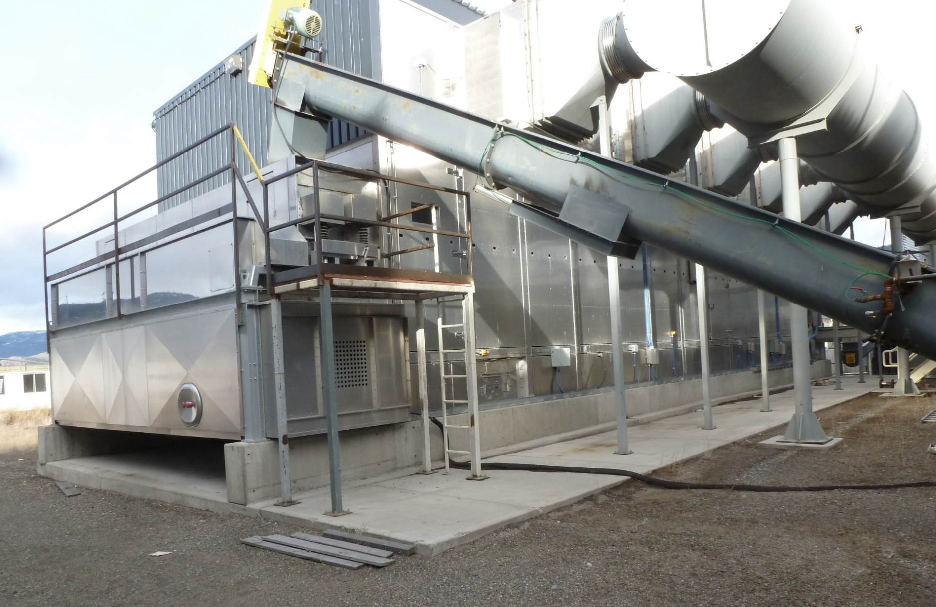 Stela, Sawdust Belt Dryer, low temperature, 10 TPH, sawdust mixing system, 4-section MCC w/ (10) VFDs, Maxon