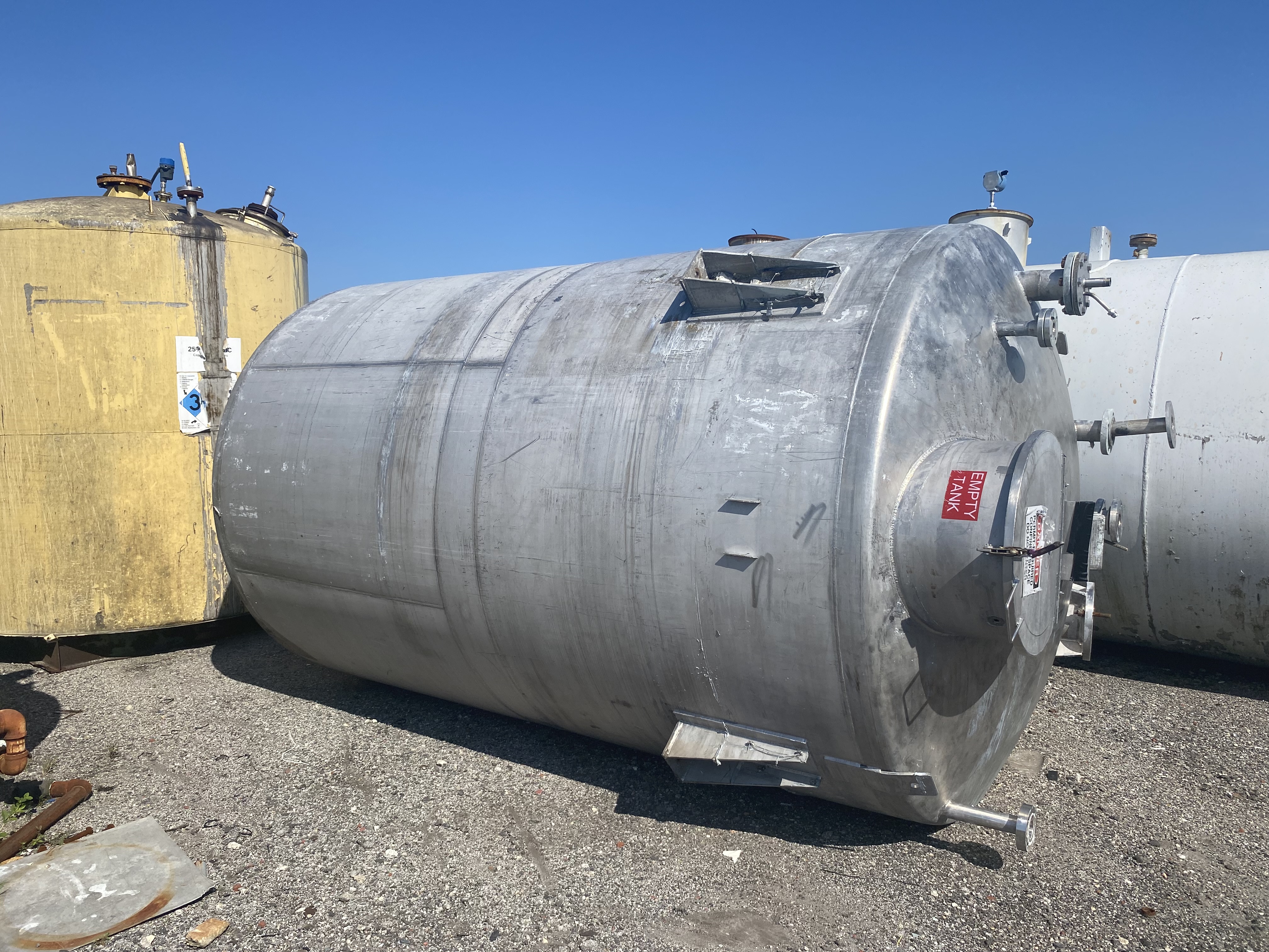 3800 gallon Alloy Fabricators, 304 Stainless Steel Vertical Tank, 90" diameter x 138" straight side, dished