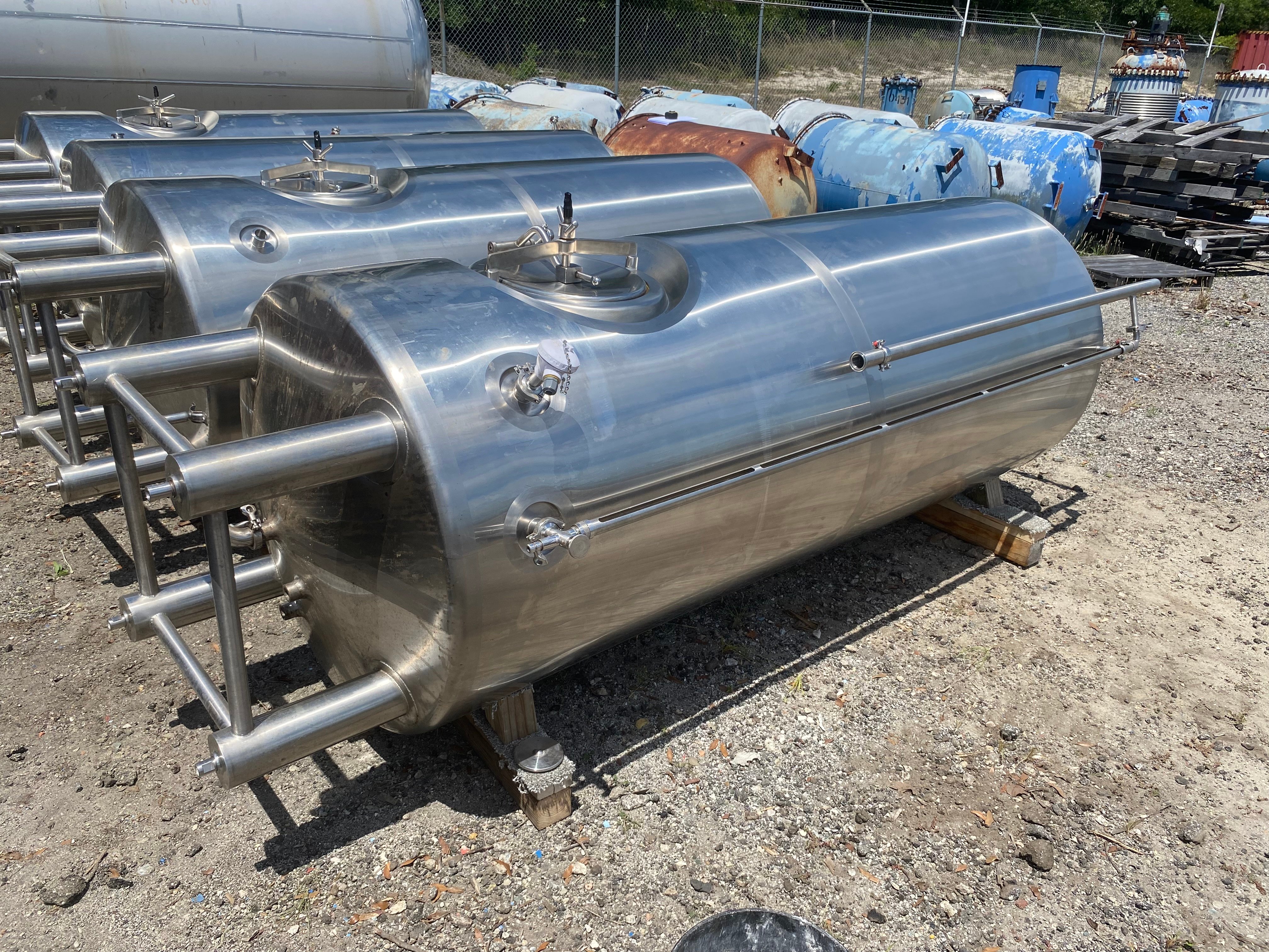 300 gallon (10 bbl) Stainless Steel Jacketed Brite Tank, 34" diameter x 96" straight side, 2 zone jacket