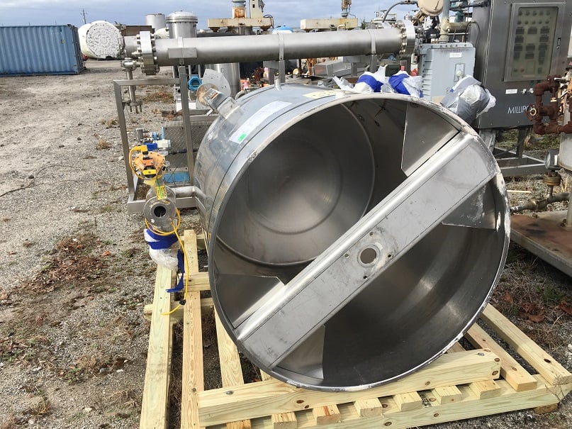 300 gallon 304 Stainless Steel Vertical Tank, 43" diameter x 48" straight side, hinged top, anchor agitator