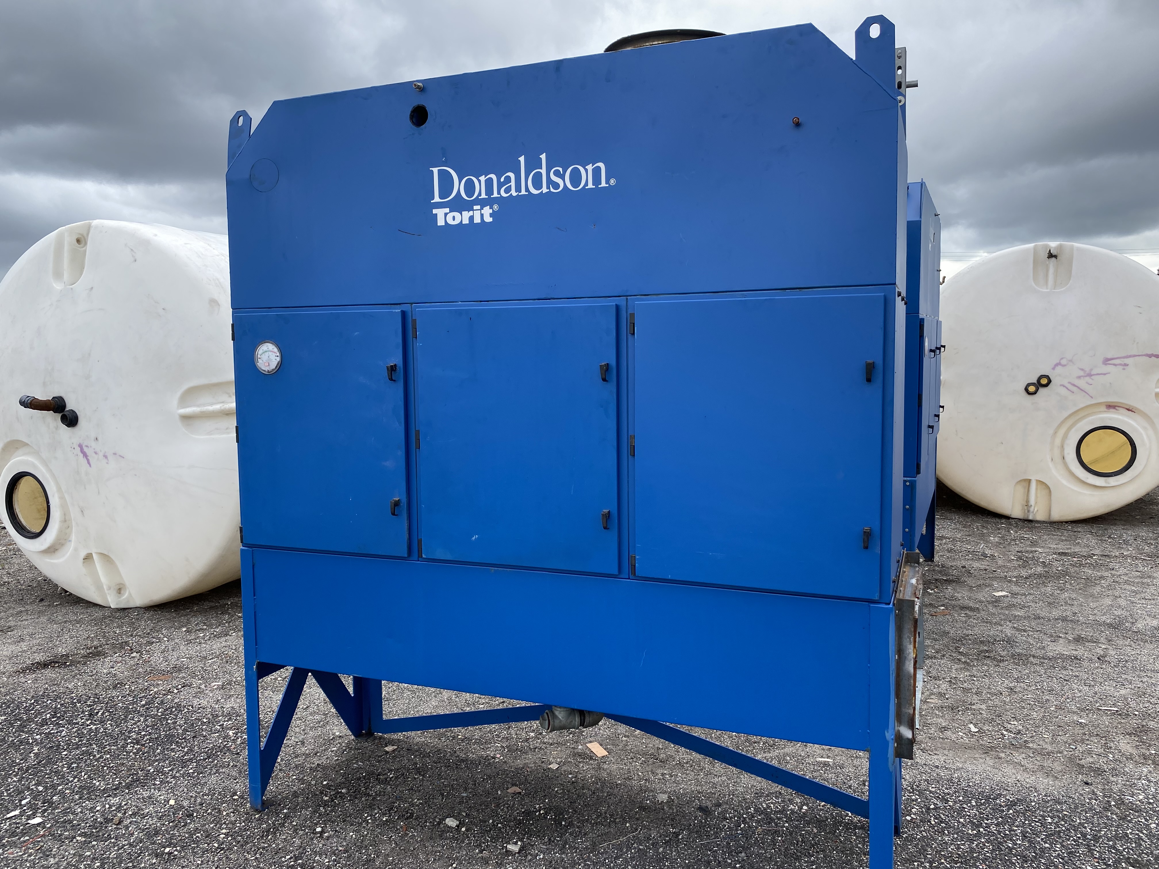 5500 cfm, Donaldson Torit #WSO-25-3, Mist Collector, 15 HP blower, 230-460 V., Allen-Bradley PowerFlex drive