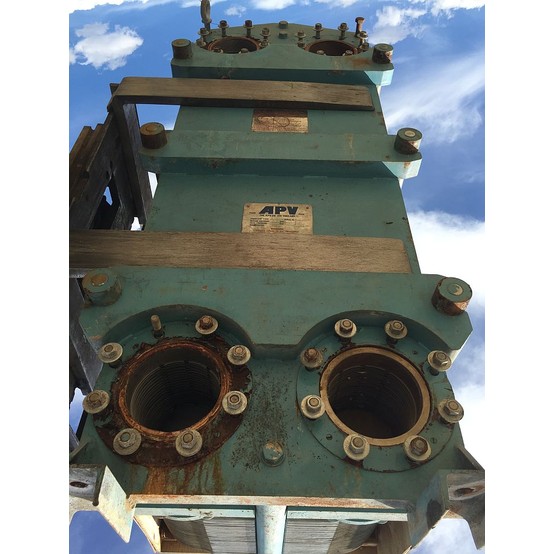 APV #R106, Paraflow Plate Heat Exchanger, plates, 8" ports, tie bar wrench