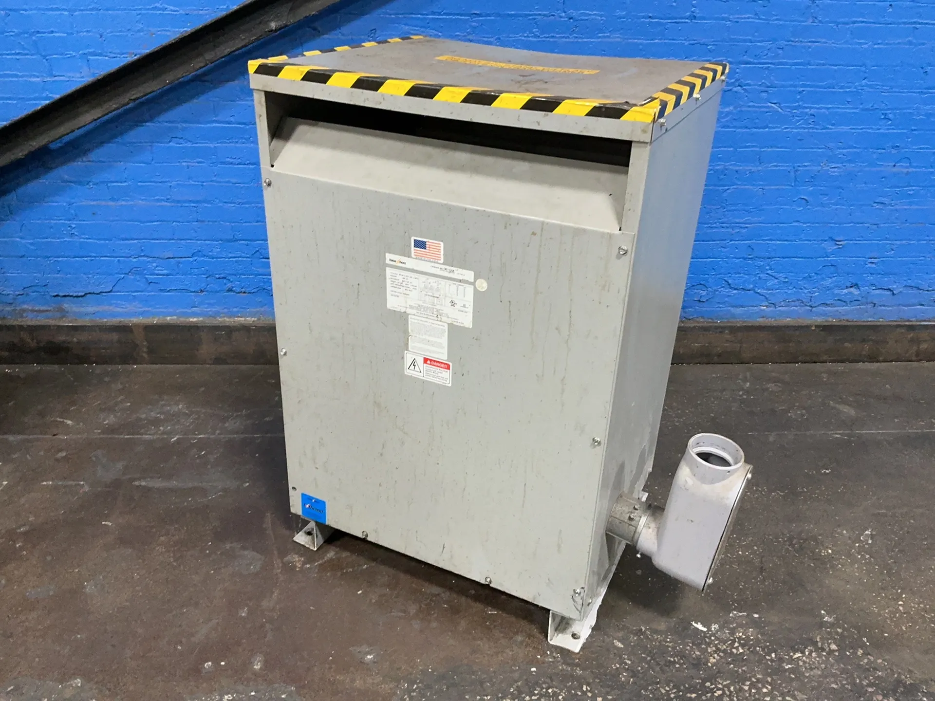 Transformador 112.5 KVA, primario 480, secundario 208Y/120, Federal Pacific 36B, 3PH