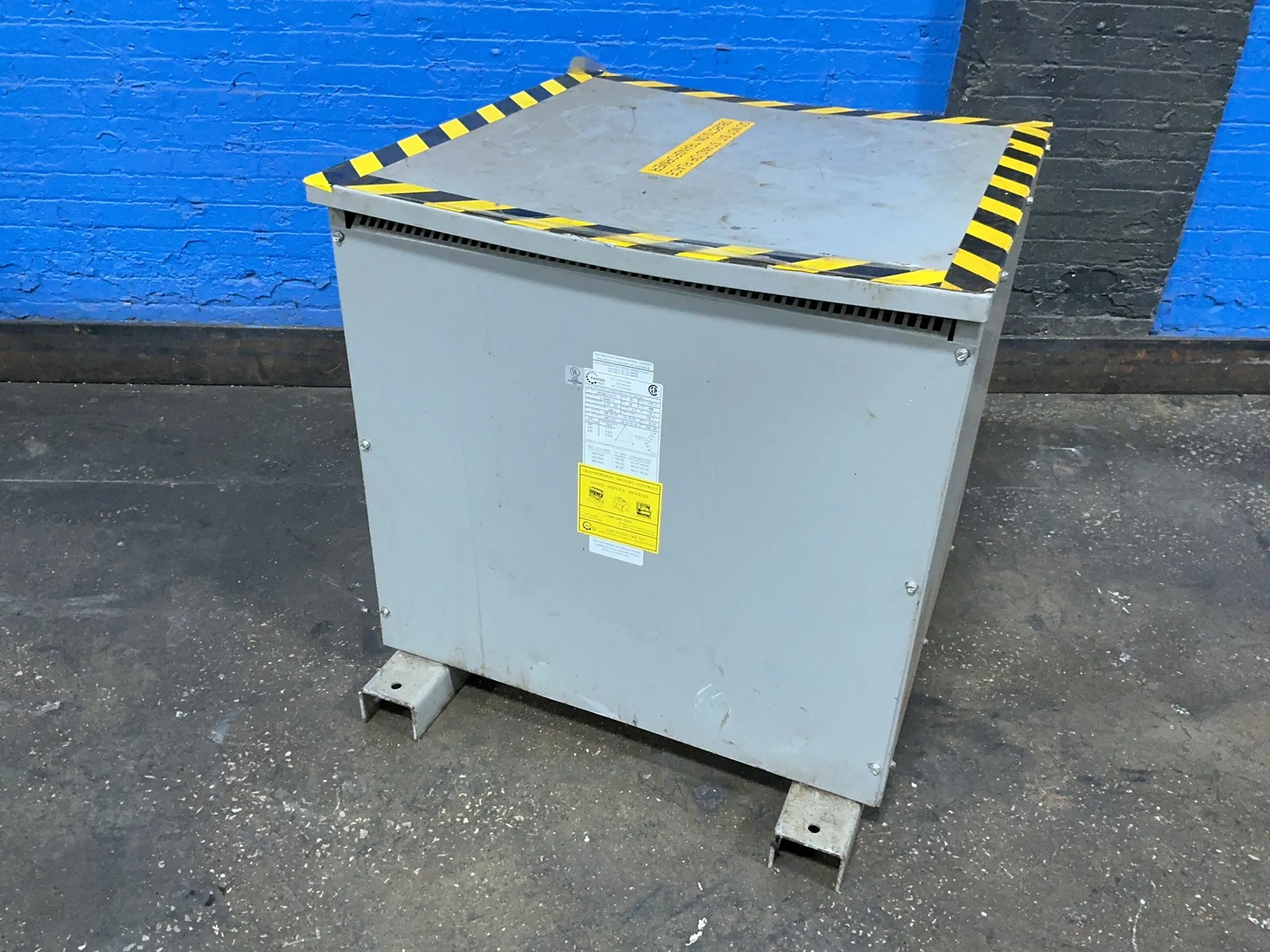 Transformador de aislamiento Fargo 93 KVA, primario 480 delta, secundario 400Y/231, 3PH