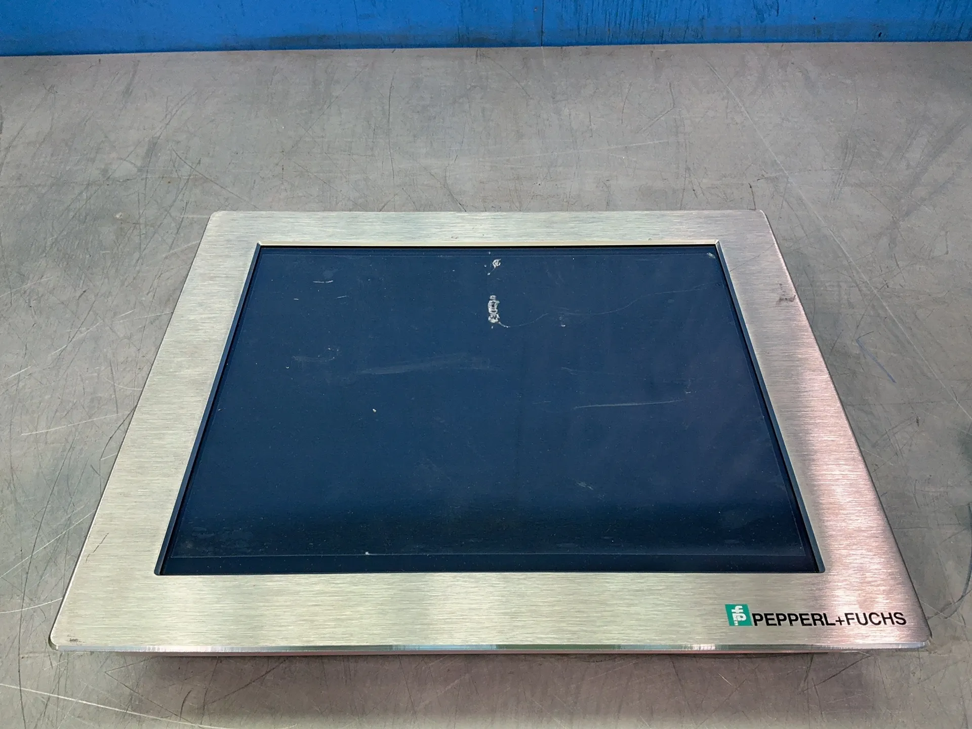 Pepperl Plus Fuchs #DM519-TA-GP-SS-PT, HMI Touchscreen Panel, 12" x 15" screen, 2.5 A, 12 VDC