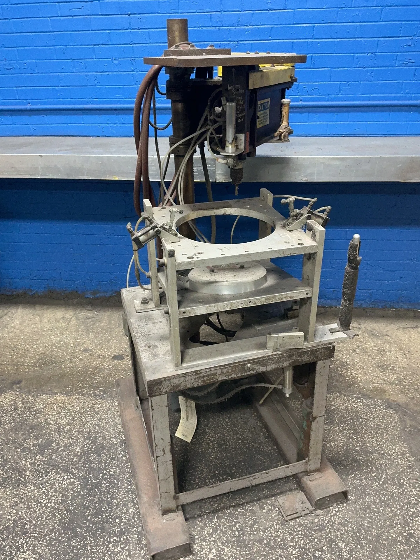 Unidad de taladrado para router Bellows-Locke #B111-1004 de 12" de diámetro, brazo de 34", 1-1/2 HP, 3450 RPM, 115/230 V.