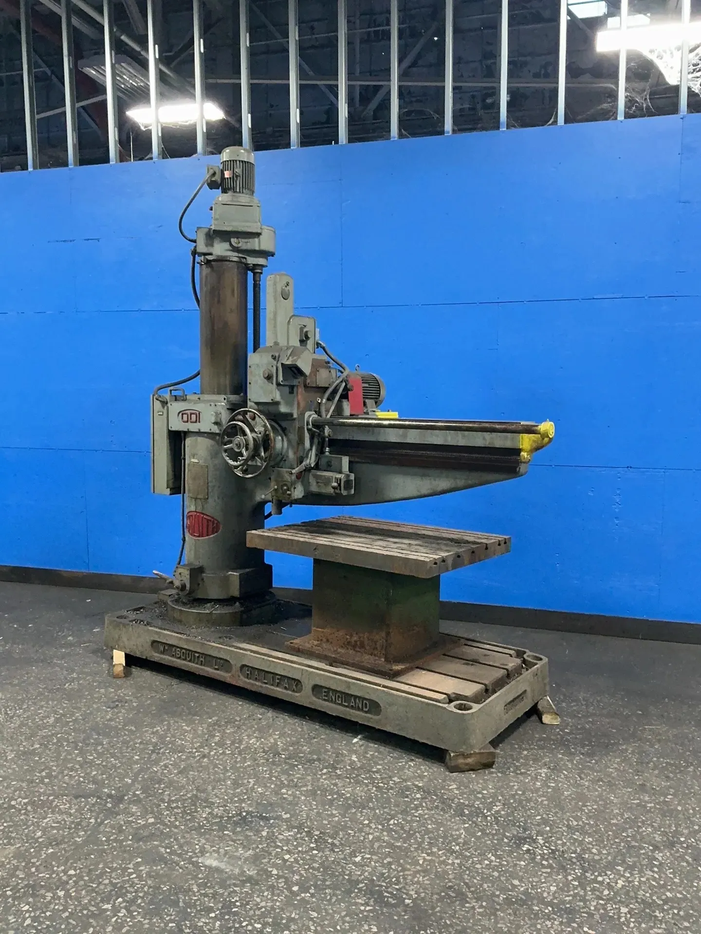 Taladro de brazo radial Asquith de 6' - 12", 22-11 A, 220-440 V., 1969