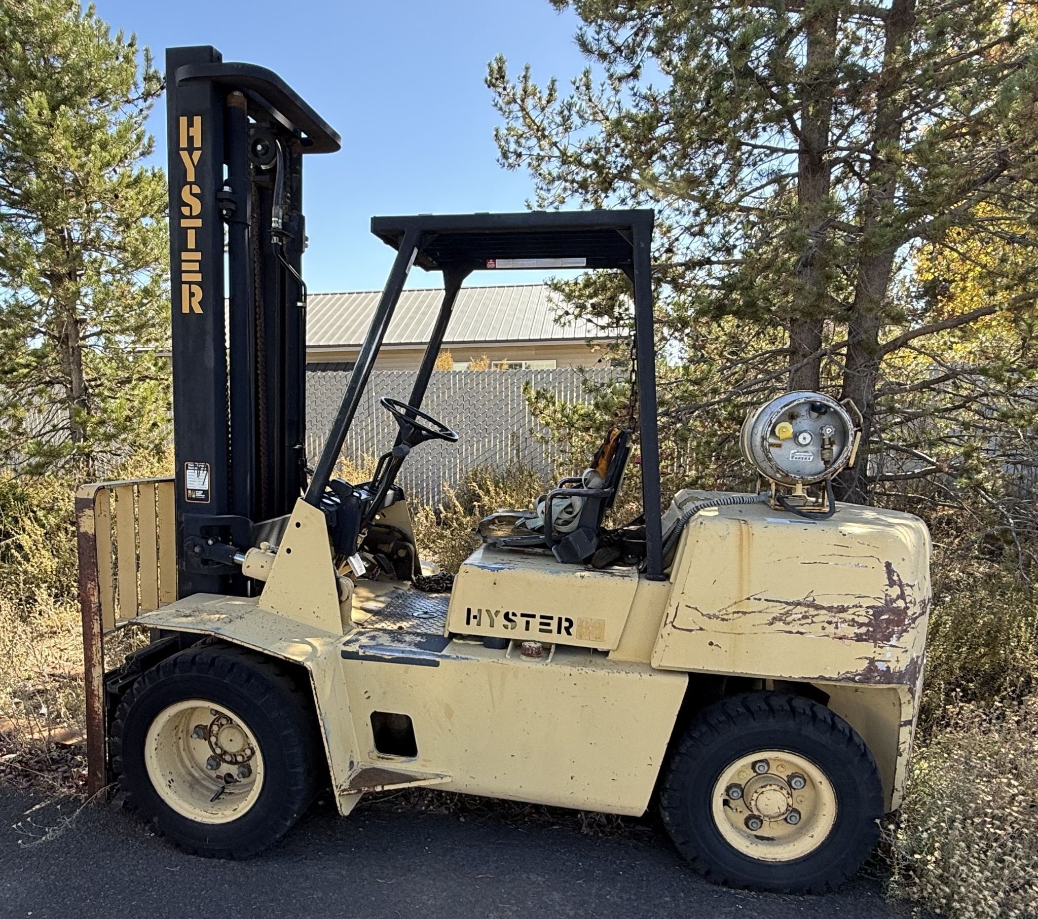 8,000 lb. Hyster #H80XL, LP Forklift, pneumatic tires, 2-stage mast, 169.5" lift height, side shift, 7,498