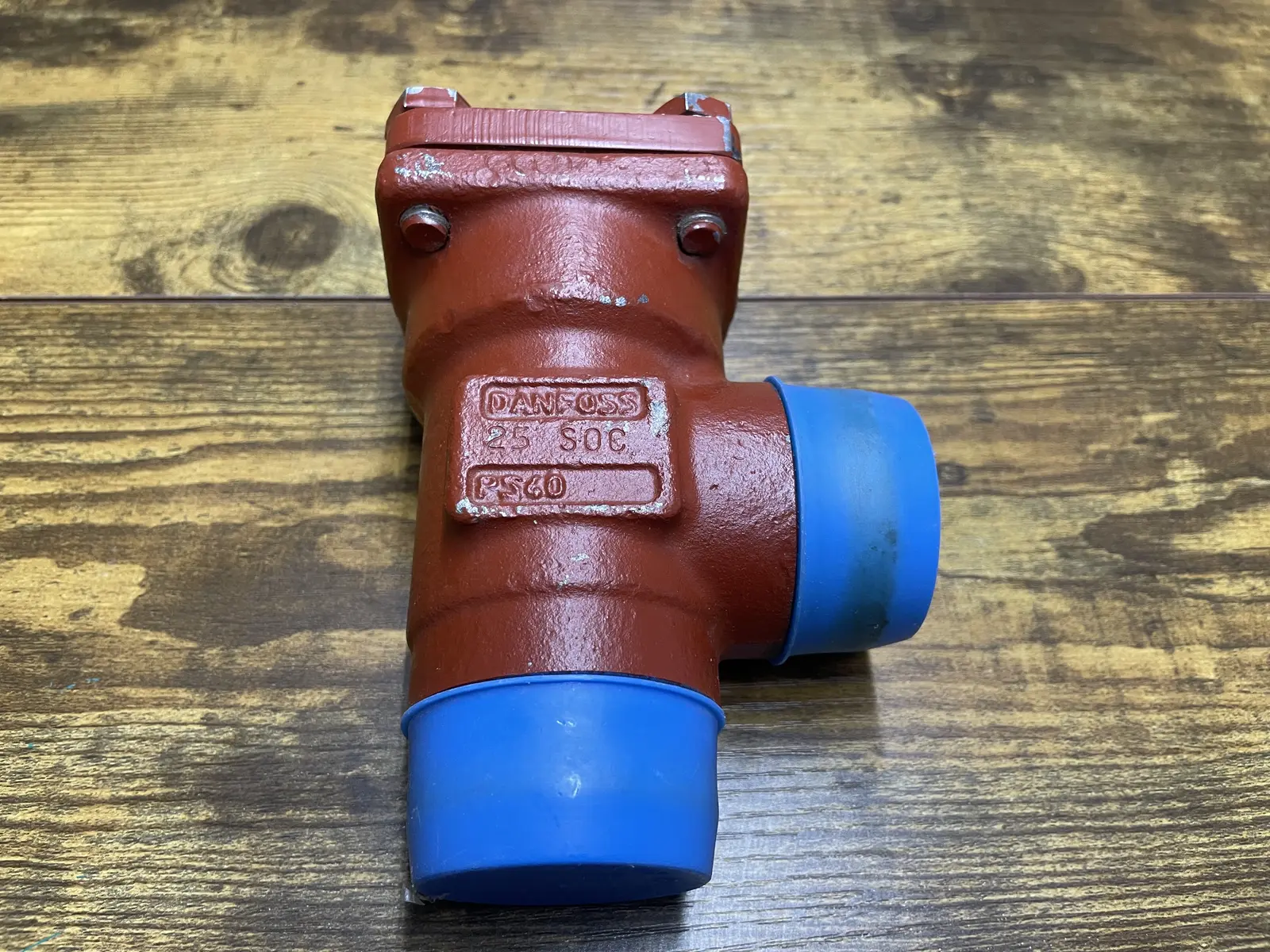 1-1/2" Danfoss #FIA40, angle strainer body, butt weld, without insert