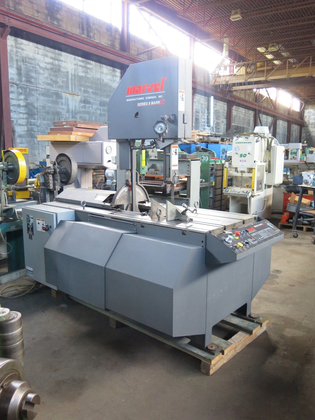 18" x 22" Marvel #8-MARK-III, vertical band saw, 18" round, 15' 4" x 1-1/4" x .042" blade, 50-450 FPM, power