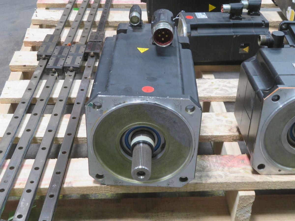 Siemens #1FK7105-5AY81-1YY3-Z-S18, motor servo Simotics S-1FK7, 11 KW, 70 Nm, IP65