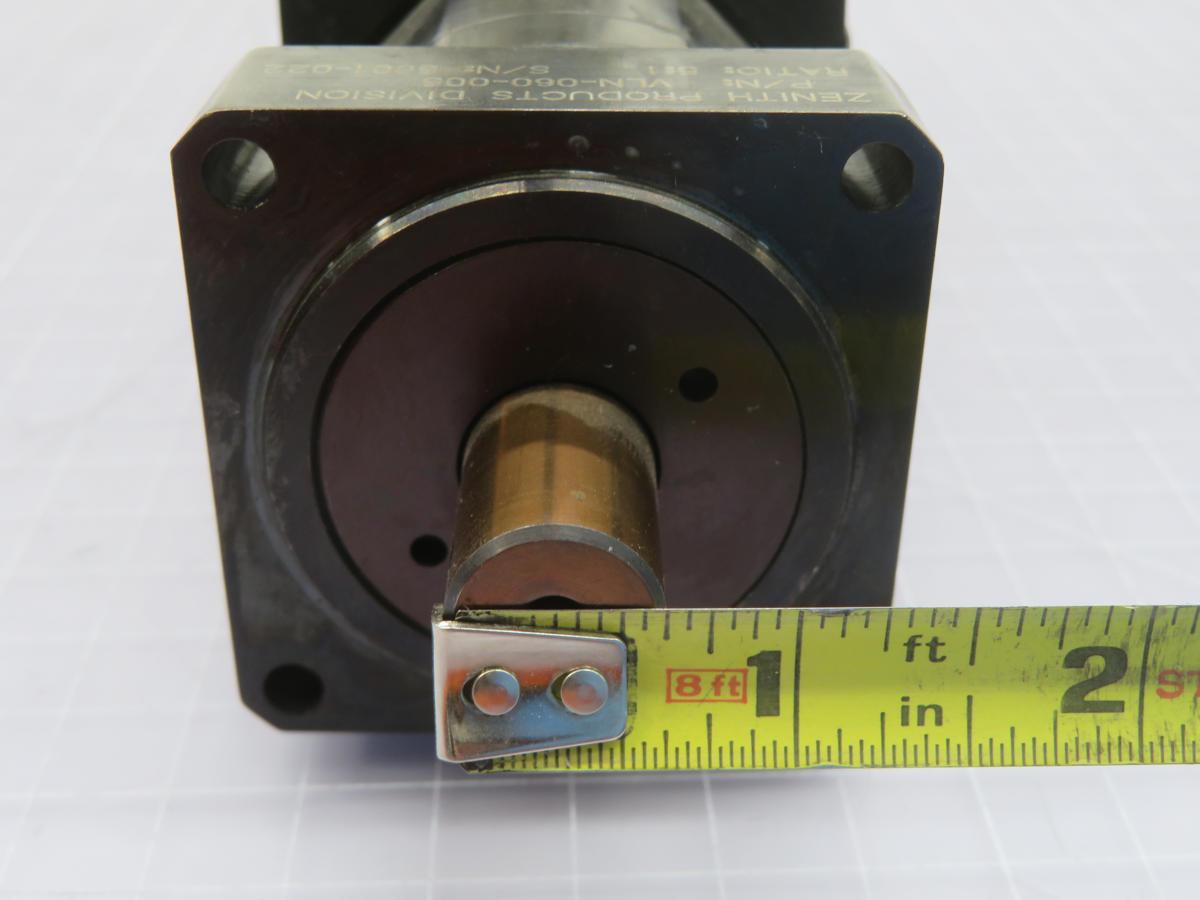 Yaskawa #SGMAH-04AAF4C, Sigma-II servo motor w/ VLN-060-005, 0.4 KW, 24 Volts brake