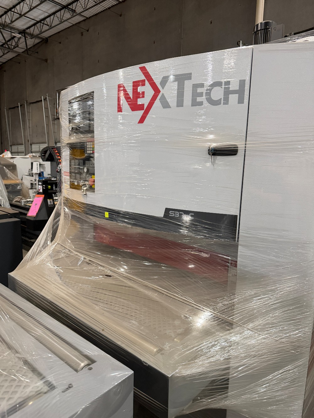 NEW UNUSED NEXTECH S-37C WIDE BELT SANDER - SAVE THOUSANDS!