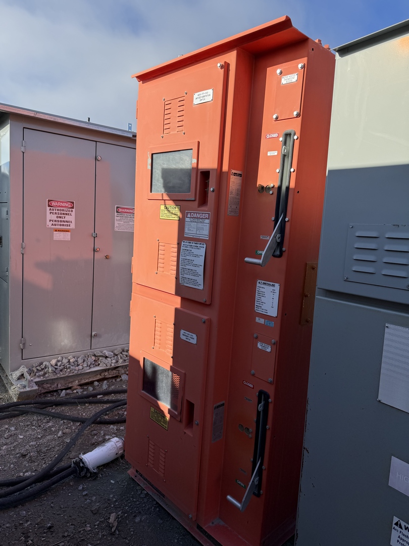 600 Amp. Metalec, Interruptor de carga, dos unidades, vertical, 4160 Volts, 3PH, 2006, (2 disponibles)