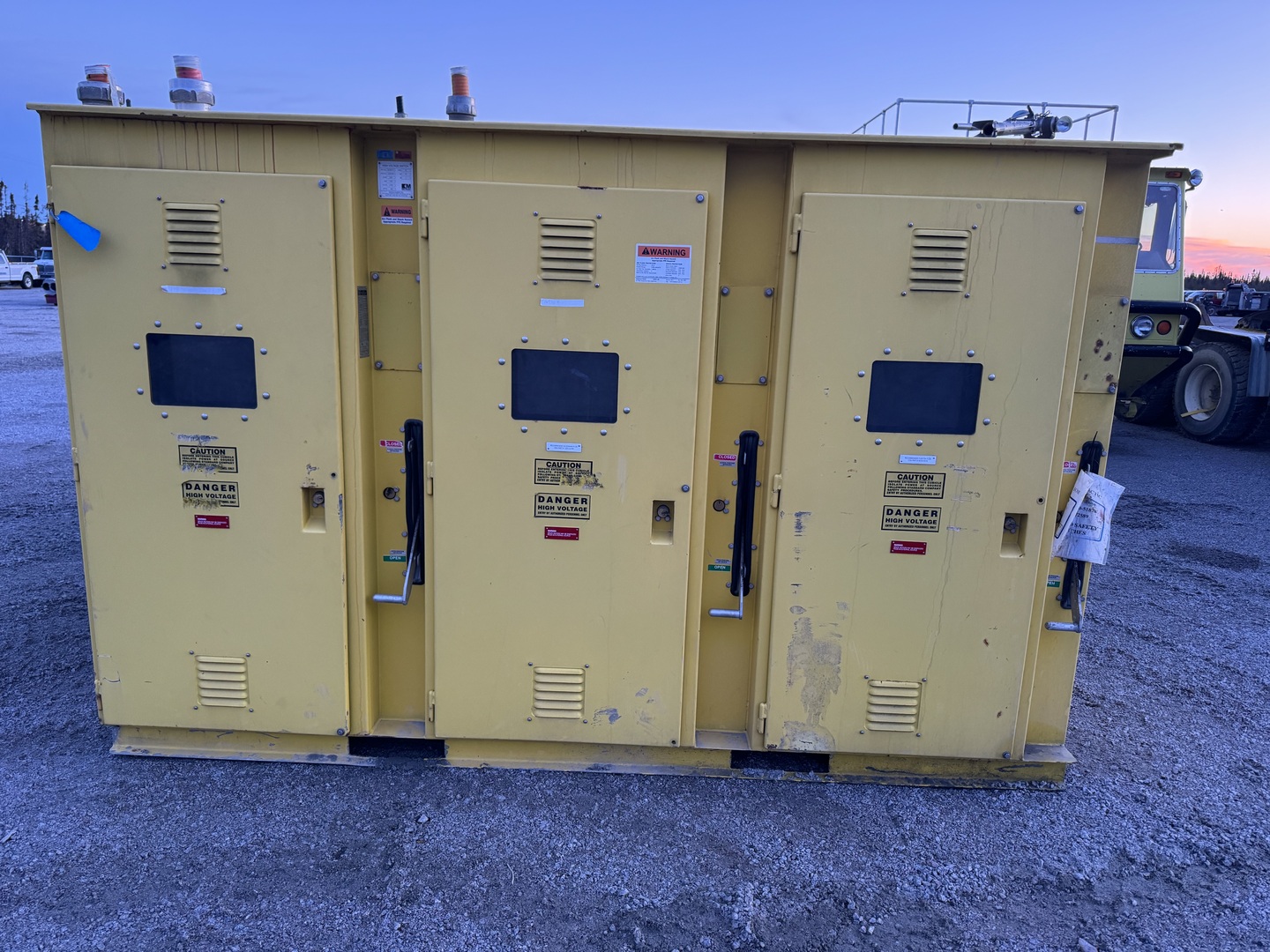 600 Amp. Metalec, Interruptor de carga, tres unidades, 4160 Volts, 3PH, 2009