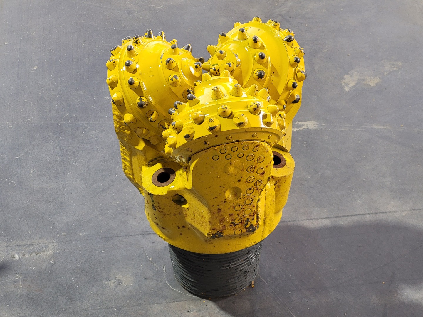 Atlas Copco #91001286, HD54CA Tricone Rock Drill Bit, 10-5/8" bit diameter, 6-5/8" API pin, 121 conical