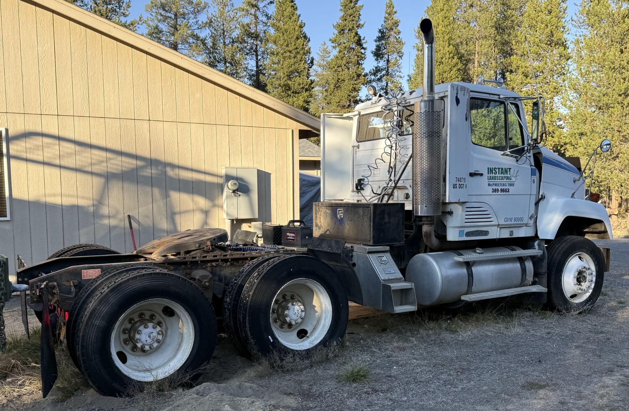 Freightliner #FLD, Tandem Axle Day Cab Truck Tractor, 315 HP Cummins NTC-315 engine, manual transmission, wet