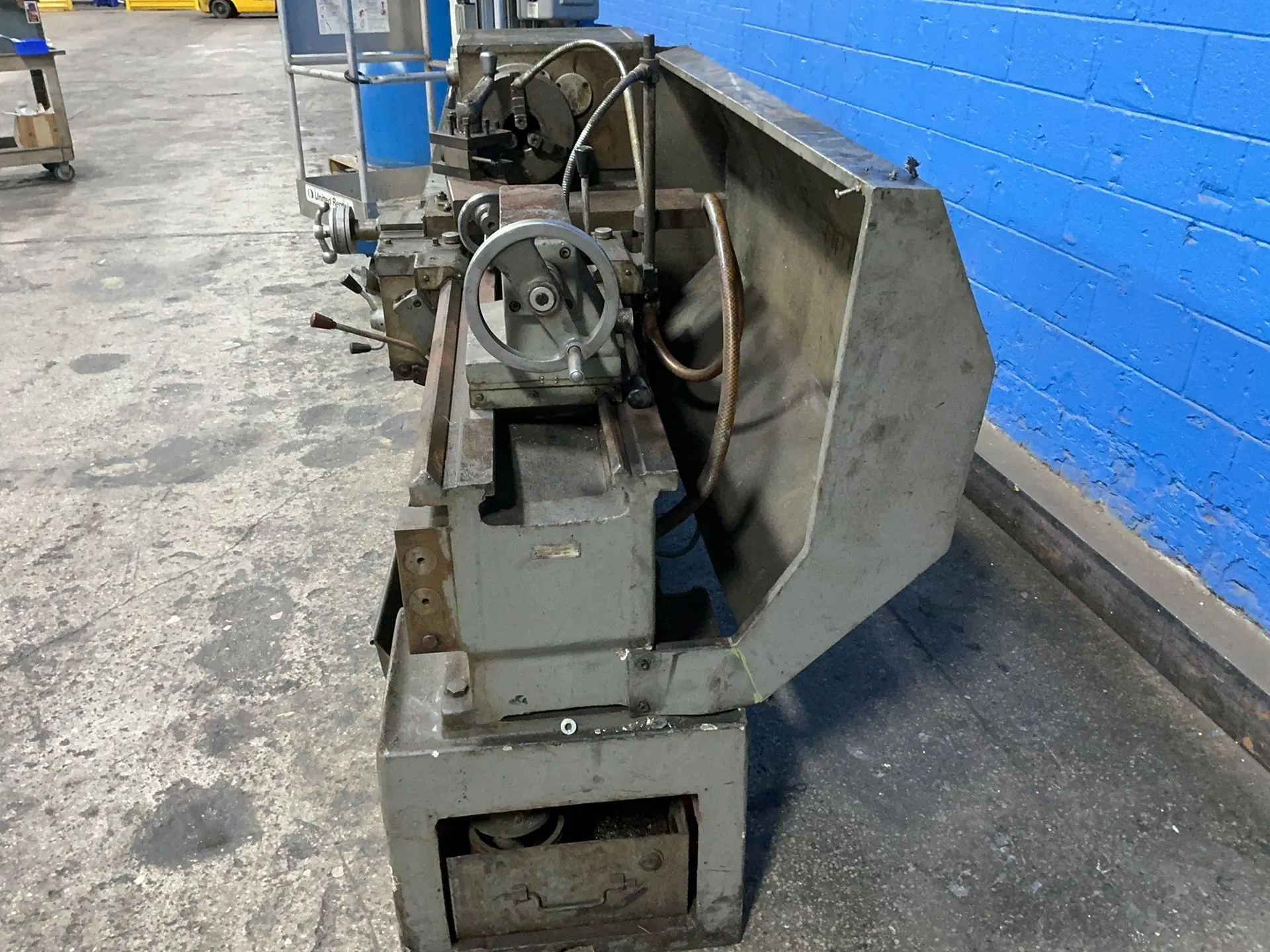 Torno Jet #1440-3PGH de 14" x 40", chuck de 3 mordazas de 10", paso de 3", contrapunto, 7.5 HP, 220/440 V.