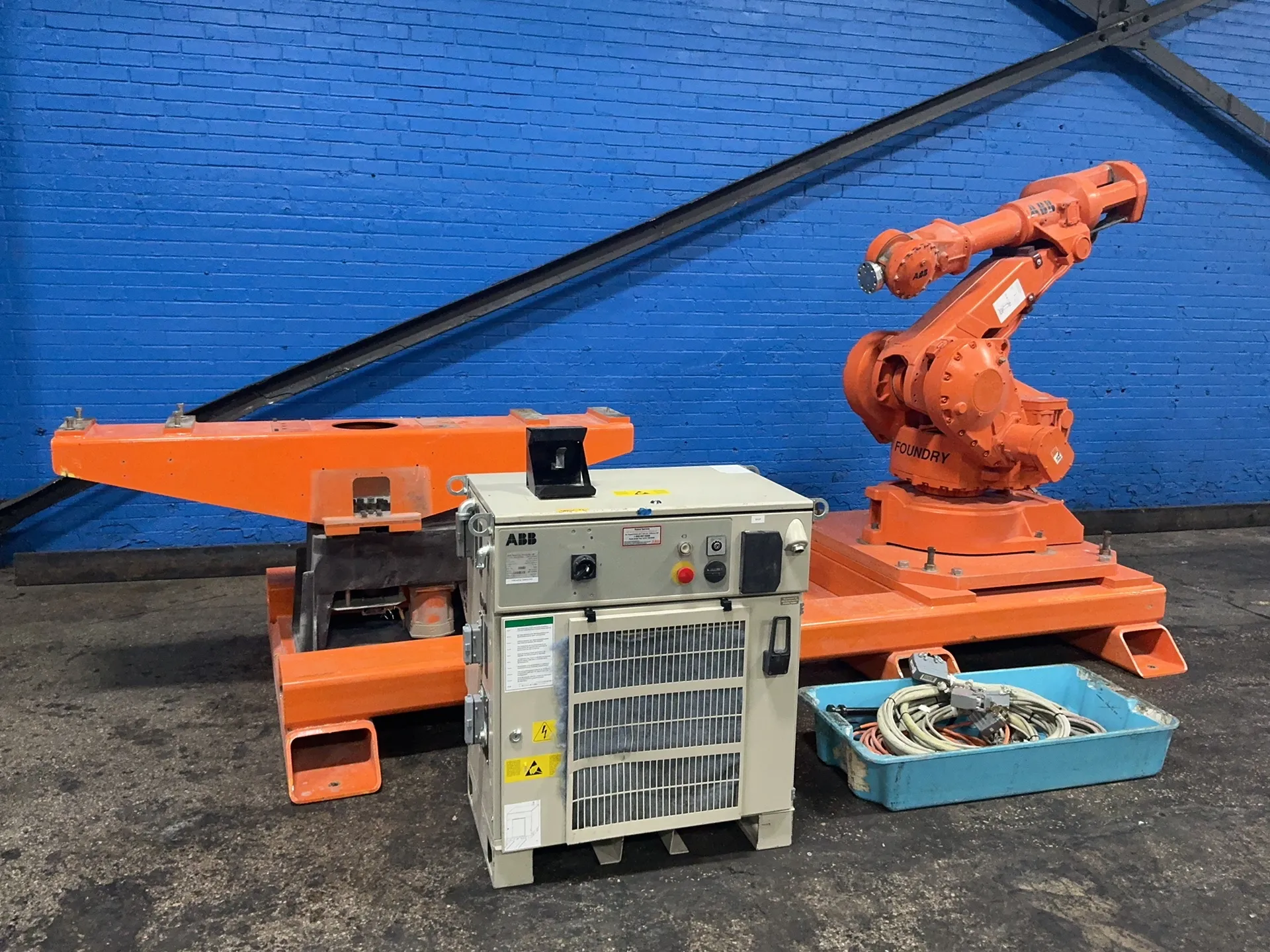 ABB IRB4400-M98A, Industrial Robot, robot controller, cables, 475 V., 1999