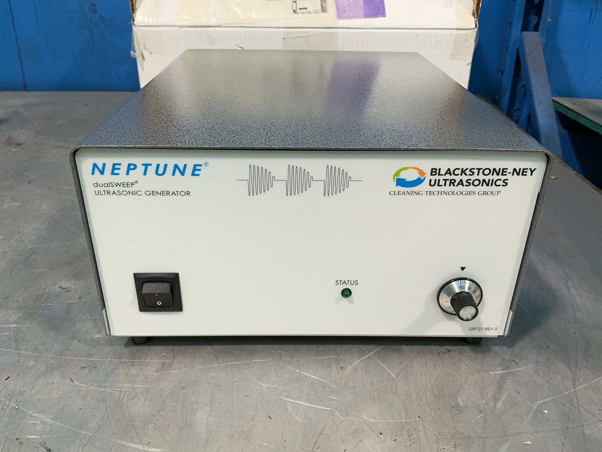 Blackstone-Ney #ND-240-40-48T-U1B-2, Neptune Dualsweep ultrasonic generator, 10.2 A, 240 V.