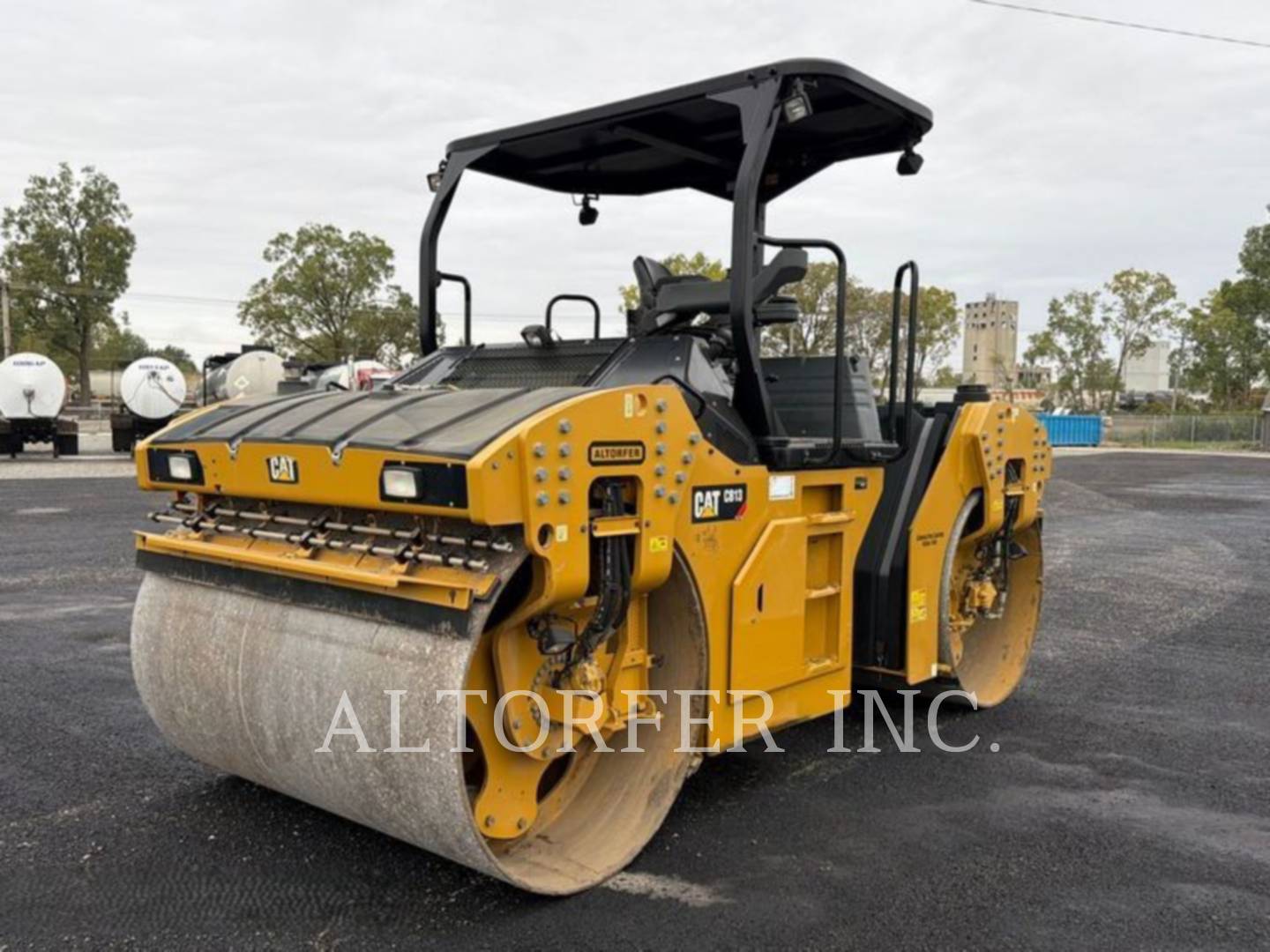 Caterpillar CB13, 1789 hours, S/N: PWP00675, 2021