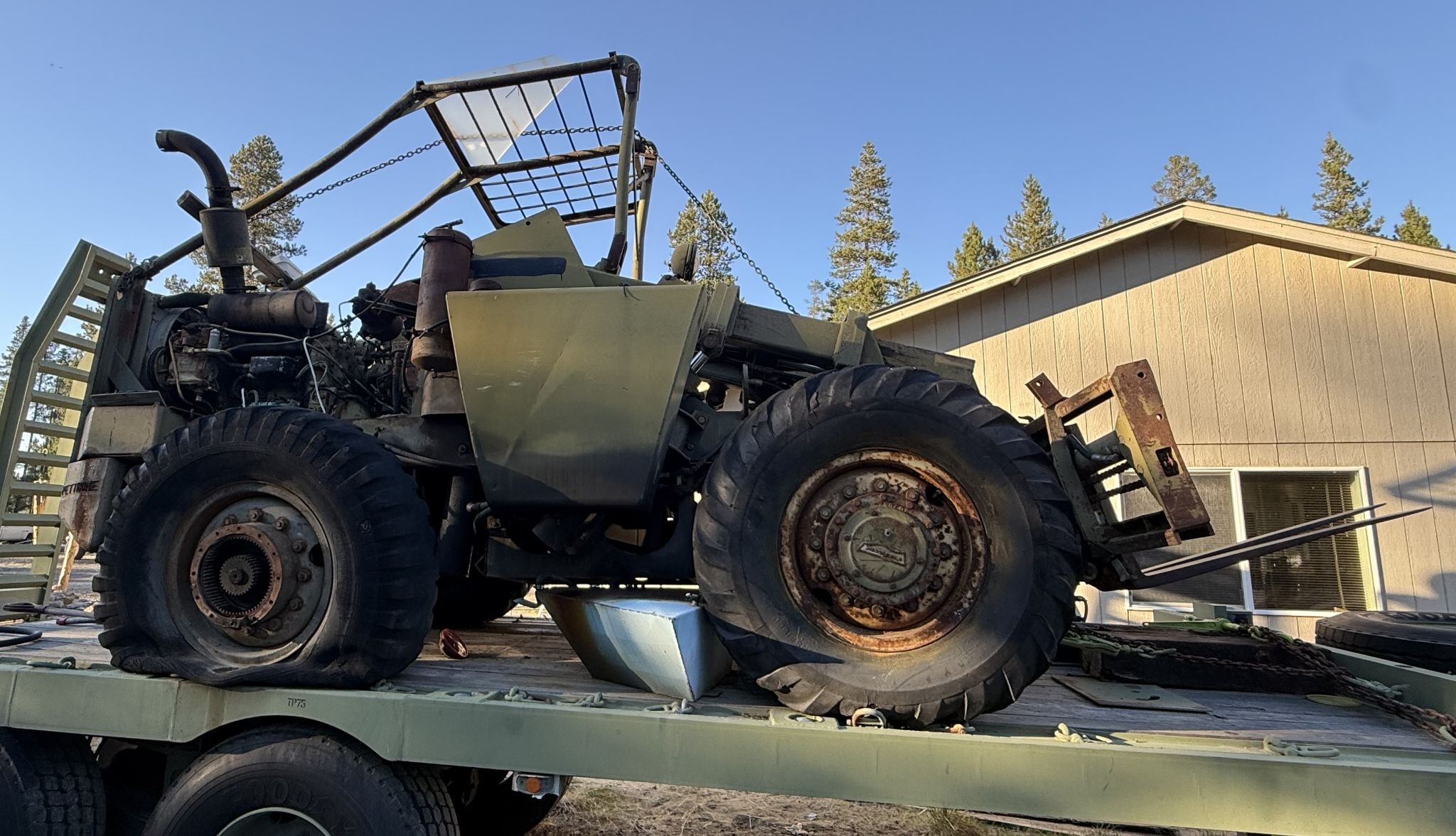 Military Rough Terrain Forklift, 4WD articulated, ROPS cage, 14-24 tires