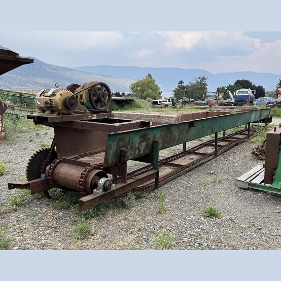25" wide x 30.75' long, Chain Conveyor, 15" tall trough, drag bars, 5 HP Baldor, 1160 RPM, SM-Cyclo H-1870