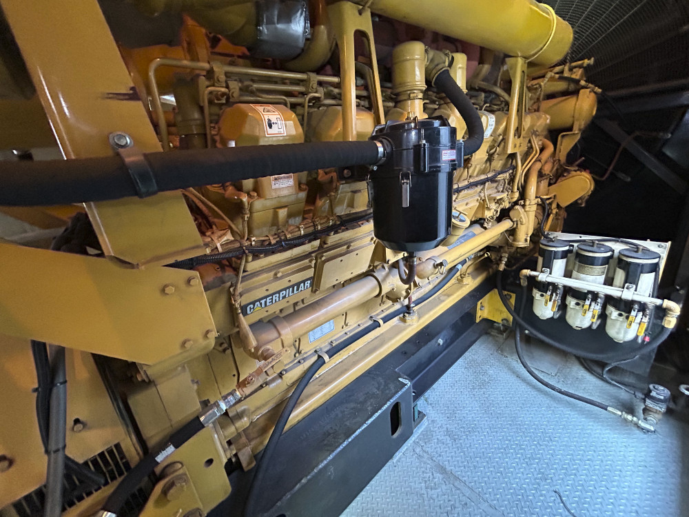 2001 Caterpillar 3516 Diesel Generator 2000 kW 2500 kVA 480V 3-Phase