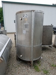 500 gallon Stainless Steel storage tank, 47" dia. x 72" straight side, 84" overall height, has side entering