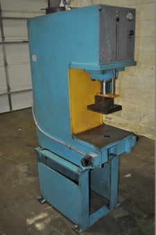 15 Ton, Denison #MSP-15, multipress hydraulic press, 12" stroke, 8" thr, 18" daylight, 7.5" x8.5" ram
