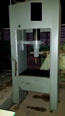 225 Ton, Oilgear, hydraulic press, double-acting, 14" stroke, 30.5" BH, 30" LR x 24-1/8" front back bed