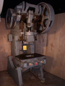 60 Ton, Minster #6, OBI Press, 4" stroke, 14-1/2" Shut Height, 50 SPM, mechanical clutch, S/N 6-B553