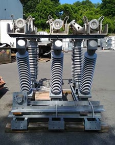 4000 Amp. PASCOR ATLANTIC, TTR-6V, 138000 V, VERTICAL MT, V-SLANT